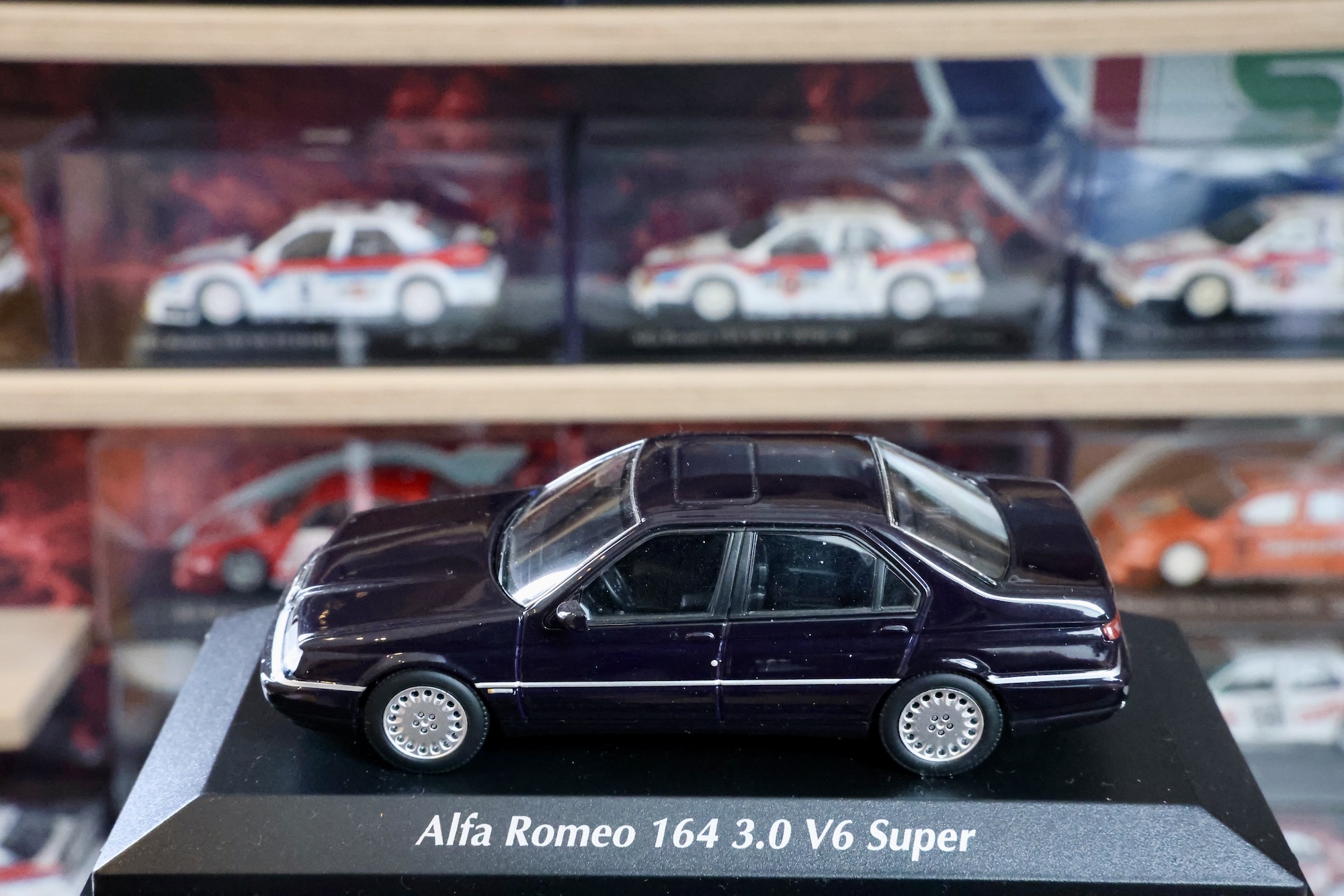 Alfa Romeo 164 3.0L V6 Super Maxichamps  1:43